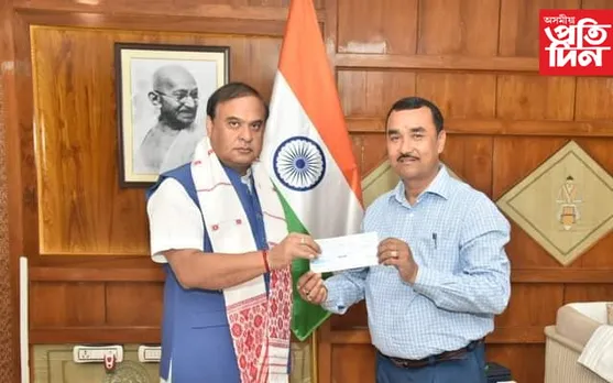 মুখ্যমন্ত্ৰী সাহায্য পূঁজিলৈ বিধায়ক ধৰ্মেশ্বৰ কোঁৱৰৰ ৩ লাখ টকাৰ সাহায্য…