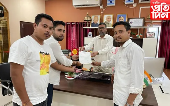 ১৫ নং ৰাষ্ট্ৰীয় ঘাইপথ মেৰামতিৰ দাবীত ধেমাজি উপায়ুক্তক আঞ্চলিক ছাত্র সন্থাৰ স্মাৰক পত্ৰ প্ৰদান