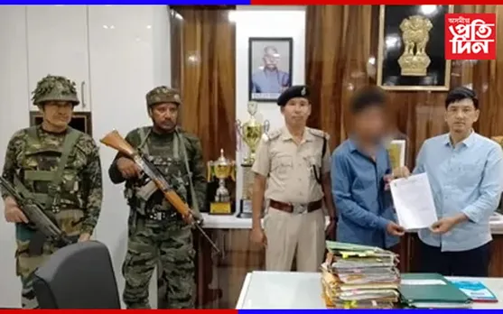অৰুণাচলত অস্ত্ৰ সহ দুধৰ্ষ উগ্ৰপন্থীৰ আত্মসমৰ্পন…