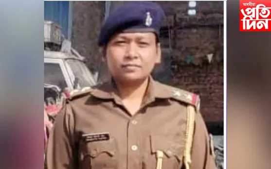 তালাচী চলাই থকাৰ সময়তে মহিলা আৰক্ষীক মহতিয়াই নিলে  পিক আপ ভানে…