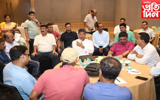 ৰাজ্যৰ সংবাদ মাধ্যৰ সম্পাদক, কাৰ্যবাহী সম্পাদকৰে মন্ত্ৰী পীযুষ হাজৰিকাৰ বিশেষ বৈঠক…