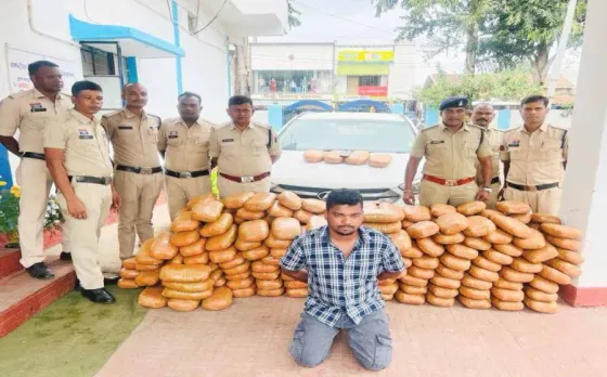 रायगढ़ पुलिस की बड़ी कामयाबी: ओडिशा से लाई जा रही 50 लाख की गांजा खेप जब्त, सरगुजा निवासी तस्कर गिरफ्तार