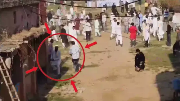 Bareilly Protest: बरेली में जुमे की नमाज के बाद सड़कों पर बवाल, आई लव मोहम्मद पोस्टर लेकर उतरे लोग, तौकीर रजा नजरबंद