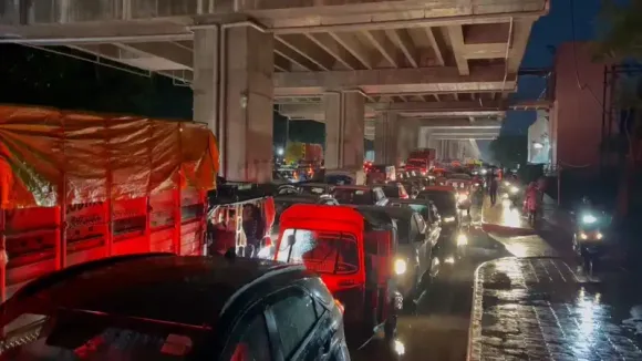 Bhopal Me Barish traffic jam MP Nagar hindi news