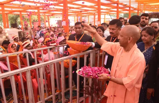 UP Vivah Yojana Scam: मुख्यमंत्री सामूहिक विवाह योजना में फ‍िर धांधली, जांच में अपात्र मिले भाई-बहन सहित छह जोड़े