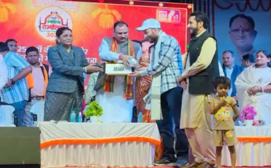 CG News: राज्योत्सव में पहलगाम हमले के हीरो नजाकत अली का सम्मान, चिरमिरी के 11 लोगों की बचाई थी जान