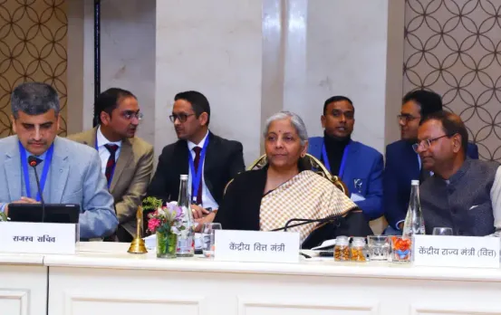 आम आदमी को बड़ा झटका: हेल्‍थ और लाइफ इंश्‍योरेंस के प्रीमियम पर नहीं घटेगी GST! जानें क्या रही वजह?