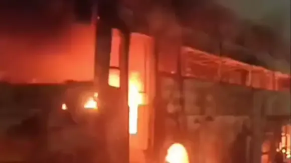 Lucknow Agra Expressway Bus Accident: आगरा एक्सप्रेस-वे पर AC बस में लगी भीषण आग, 70 यात्रियों की जान बाल-बाल बची