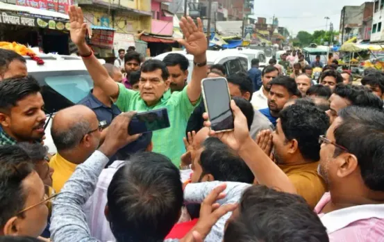 BJP Minister AK Sharma: जनता ने कहा कि 3 घंटे से बिजली नहीं आई, उर्जा मंत्री ने बिजली के बदले लगवाए जय श्री राम के नारे