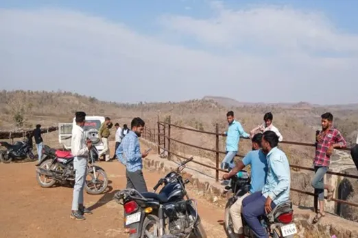 धार जिले के जोगी भड़क वाटरफॉल में दर्दनाक हादसा: एडवेंचर टूर पर आई छात्रा की 500 फीट गहरी खाई में गिरने से मौत