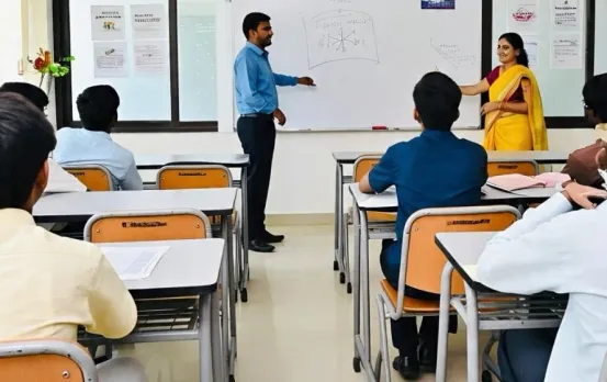 UP Teacher Transfer Cancelled: UP में शिक्षकों के ट्रांसफर से पीछे हटी योगी सरकार, फिर से पुरानी तैनाती पर लौटने का आदेश