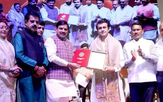 Lata-Mangeshkar-Alarkaran-Award-sonu-Nigam