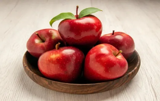 Apple Health Benefits: क्या आप जानते हैं सेब खाने का सही समय ? जानें हेल्दी लाइफ का राज, होंगे जबरदस्त फायदे