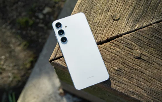 Samsung Galaxy S24 Plus Discount: Samsung के इस प्रीमियम फोन पर मिल रहा 38,000 रुपये का भारी Discount, जल्दी देखें डील