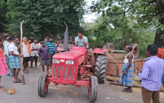 Tractor-Trolley Overturned in Chhattisgarh