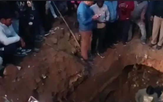 संभल में कुएं की खुदाई में मिली सुरंग: इमारत में तहखाना होने की संभावना, खुदाई होने पर नजर आ रहे बड़े बड़े प्राचीन गेट