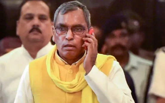 UP Subhaspa rebel 200 leaders left party op rajbhar called illiterate