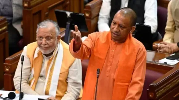 UP CM Yogi Adityanath: विधानसभा में विपक्ष पर गरजे सीएम योगी, कहा बस्तियां लूटने वाले, नसीब के मारों की बात ना करें