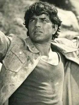 Dharmendra iconic dialogues Basanti in kutto ke samne mat nachna hindi news