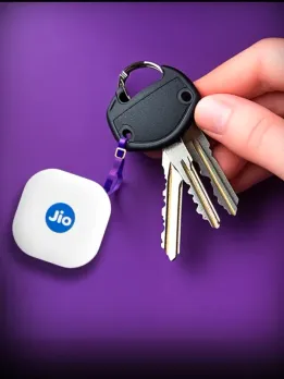 JioTag Go Tracking Device 1