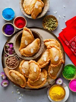 Holi Gujiya Connection