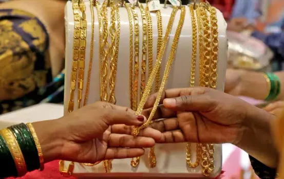 Gold Rate Today: सस्ता हुआ सोना, चांदी के दाम भी लुढ़के, जानिए कितनी कम हुई गोल्ड की कीमत