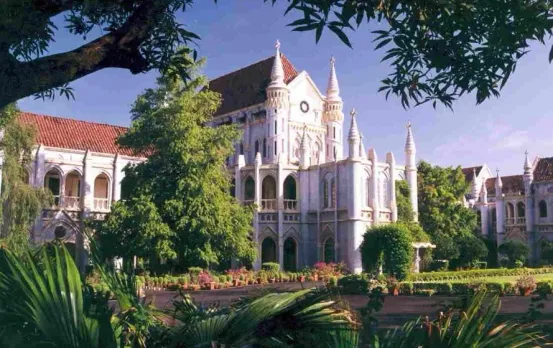 MP News: बिना मान्यता वाली लॉ यूनिवर्सिटी ने LLB डिग्री दी तो होगी एफआईआर, हाईकोर्ट ने पुलिस कमिश्नर को दिए जांच के आदेश