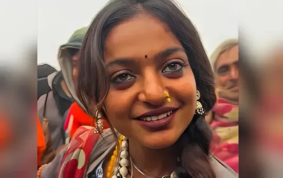 महाकुंभ में माला बेचने वाली मोनालिसा को ऑफर हुई फिल्म: निभाएंगी लीड एक्ट्रेस का रोल, परिवार ने दिखाई सहमति