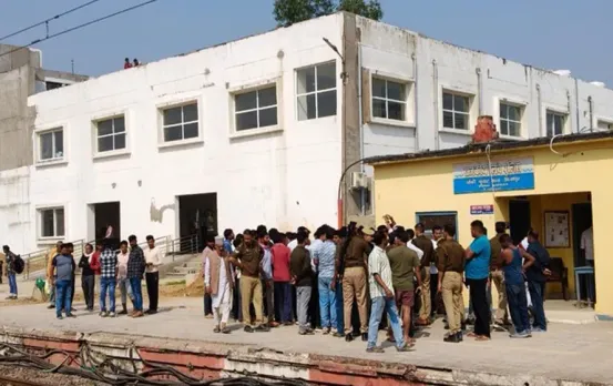 UP Train Accident: यूपी के मिर्जापुर में दुखद हादसा, कालका एक्सप्रेस ट्रेन से कटे श्रद्धालु, 6 की मौत