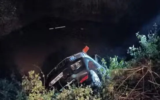 बलरामपुर हादसा अपडेट: टर्न पर अनियंत्रित होकर तालाब में जा गिरी स्‍कार्पियो, हादसे में 8 लोगों की मौत