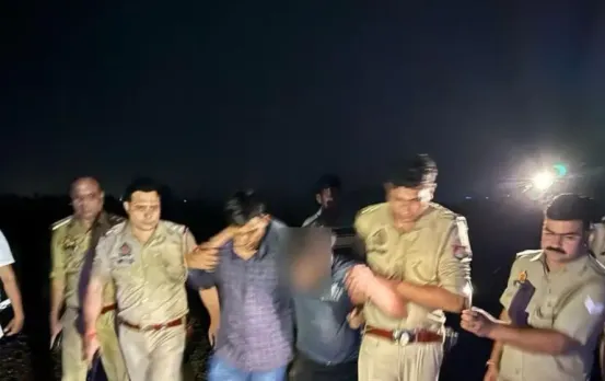 Agra Crime News: आगरा में जूस पीते समय युवक को गोली मारने वाले बदमाशों का एनकाउंटर, दोनों के पैर में मारी गोली