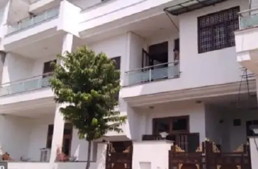 एक ही परिवार के चार सदस्यों ने लगाई फांसी, कर्ज से था परेशान