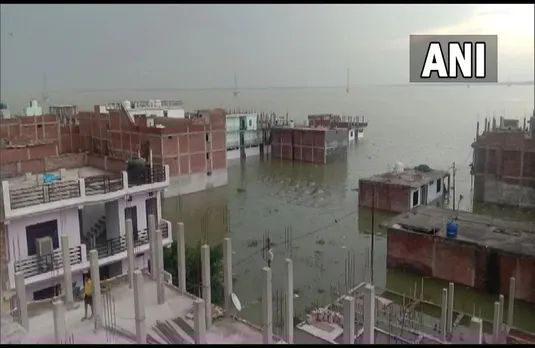 Rain In UP: जलस्तर बढ़ने से रहवासी परेशान, 1500 मकान हुए जलमग्न