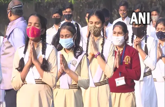 Delhi School Reopen: 19 महीने बाद स्कूलों में लगा बच्चों का 'मेला', इन गाइडलाइंस का पालन जरूरी..