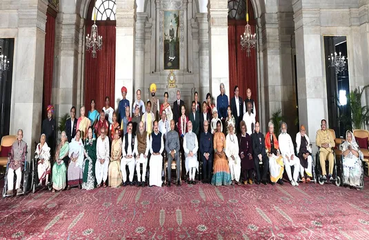 Padma Award 2020: मूर्तिकार सुदर्शन साहू, लोकसभा की पूर्व अध्यक्ष सुमित्रा महाजन सहित 60 दिग्गज पद्म पुरस्कार से सम्मानित..