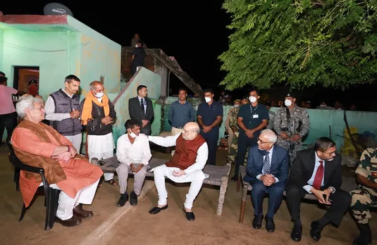 Amit Shah: जम्मू में गृह मंत्री शाह ने कश्मीरी पंडितों के प्रतिनिधिमंडल से की मुलाकात, यह रहा खास..