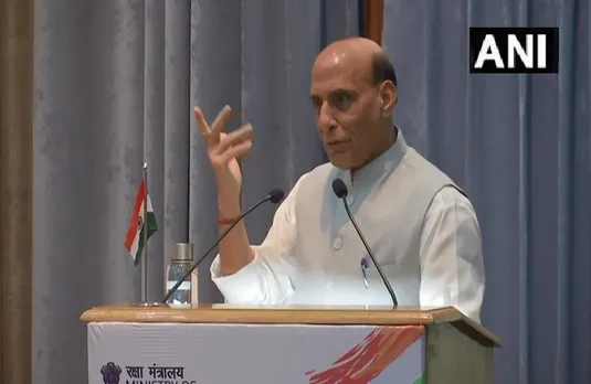 Independence Day 2021: आज़ादी का अमृत महोत्सव की हुई शुरुआत, रक्षा मंत्री बोले- भारत को आयातक नहीं दुनिया का निर्यातक देश बनाना है