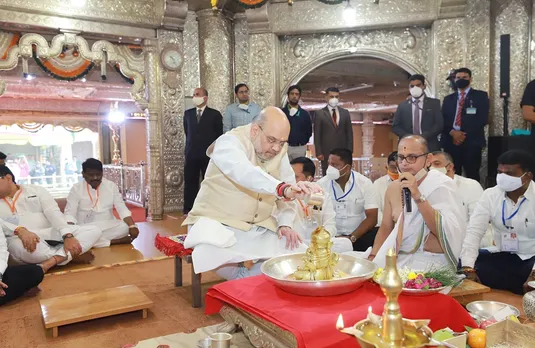 Amit Shah in Maharashtra: दगदूशेठ हलवाई गणपति मंदिर पहुंचे गृह मंत्री शाह, की पूजा-अर्चना