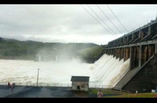 भारी बारिश का दौर जारी, प्रदेश भर में खोले गए डैम के गेट, सीएम शिवराज ने किया हवाई दौरा
