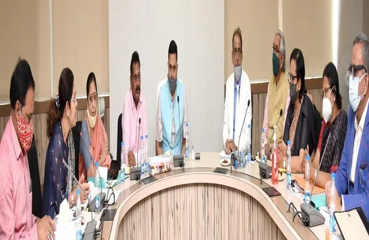 उच्च शिक्षा मंत्री ने की नैक ग्रेडिंग की समीक्षा, कहा- ग्रेडेशन में सुधार के लिए मिशन मोड में करें काम