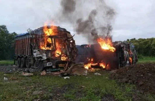 दो ट्रकों में भिडंत के बाद लगी आग, मौके पर 2 की जलकर मौत, 3 घायल