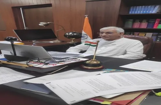 कोवैक्सीन को लेकर स्वास्थ्य मंत्री का बड़ा बयान, बोले- 'अभी नहीं लगाना चाहिए वैक्सीन'