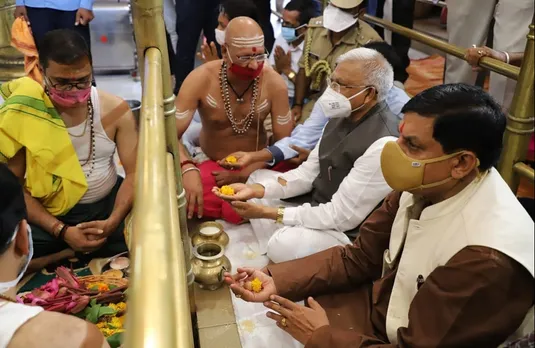 MP Governor in Ujjain : राज्यपाल पटेल पहुंचे उज्जैन, भगवान महाकालेश्वर का किया पूजा-पाठ