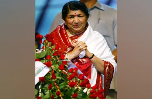 Lata Mangeshkar: सुरों का जादू बिखेरने वाली लता आज भी करतीं हैं अपने सात दशक पहले शुरू हुए गायकी के सफर को याद