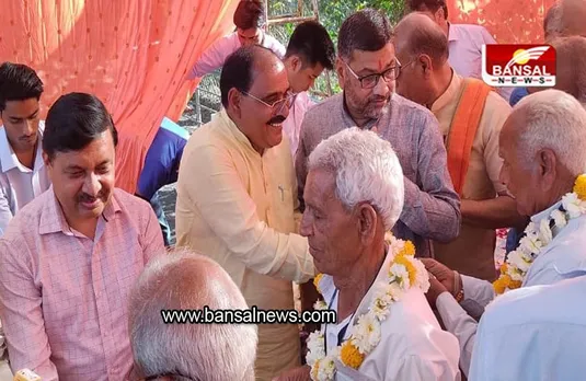 MP SHAJAPUR NEWS: 250 यात्रियों को लेकर ट्रेन रवाना, तीर्थ दर्शन जाने वालो का रेलवे स्टेशन पर भव्य स्वागत