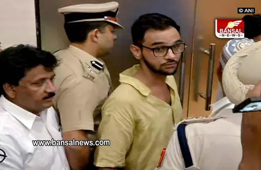 Delhi Riots Case: दिल्ली दंगों के आरोपी उमर खालिद और खालिद सैफी कोर्ट से बरी, आप नेता पर कसा शिकंजा