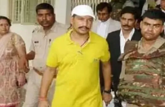 UP NEWS: लखनऊ कोर्ट में शूटआउट, गैंगस्टर संजीव जीवा की गोली मारकर हत्या