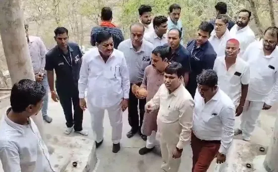 CG News: अमरगुफा पहुंची BJP की जांच टीम, पुजारी से ली घटना की जानकारी; मंत्री दयालदास ने साधा कांग्रेस पर निशाना