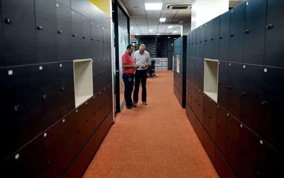 Bank Locker Rules: बैंक लॉकर में रखे पैसों में अगर लग जाए दीमक, तो किसकी होगी जबावदेही, यहां जानें क्या हैं नियम