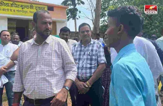 CG Maoist Naxal Affected Area: “मैं 12वीं पढ़ा हूं सर, गांव में मुझे कुछ काम मिल जाएगा क्या?”